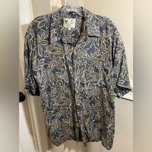 M.E. Sport short sleeve printed button up collar men’s shirt size L